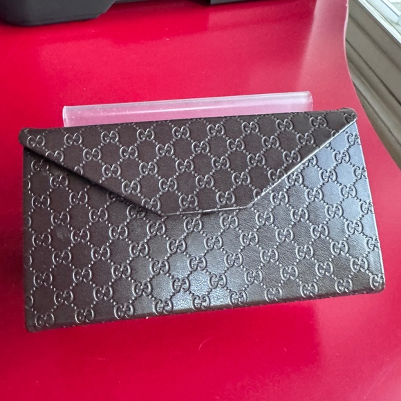 Gucci Authentic Glass Case That Converts To An Envelope Great Cond - Picture 7 of 9